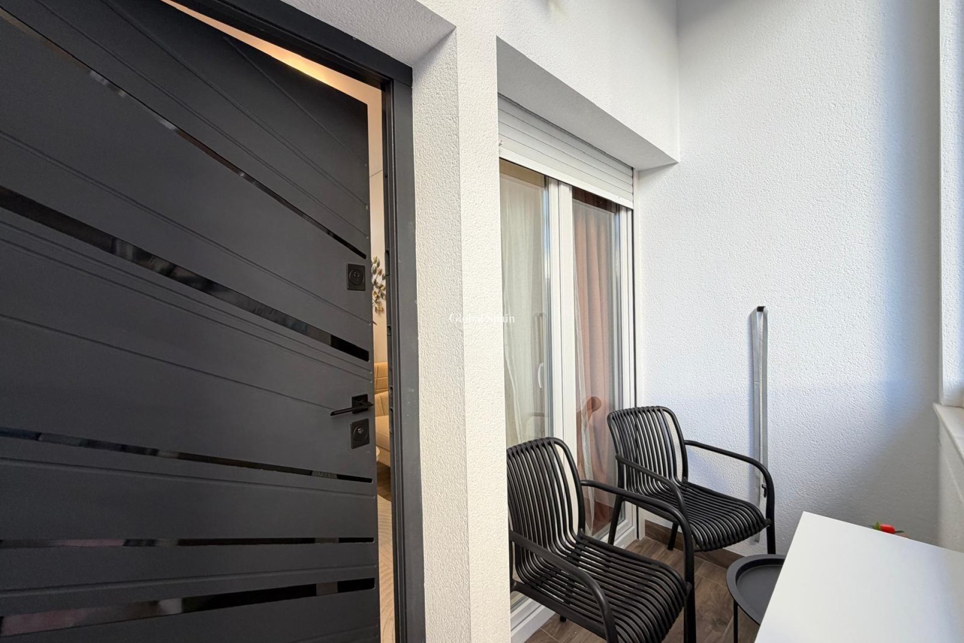 Resale - APARTMENT -
TORREVIEJA - Torrevieja