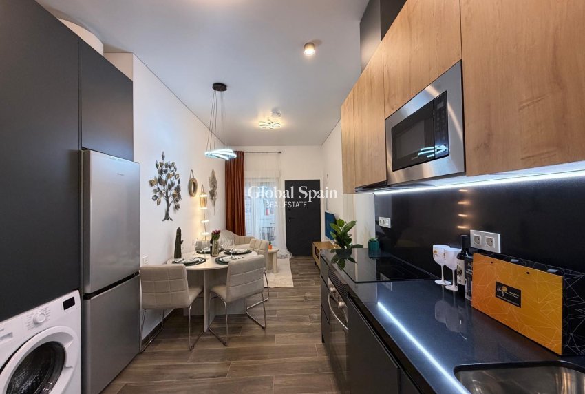 Resale - APARTMENT -
TORREVIEJA - Torrevieja