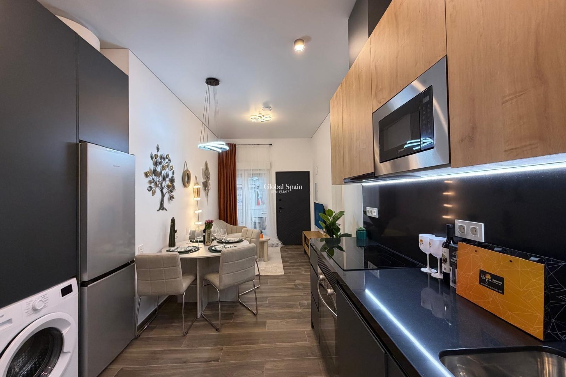 Resale - APARTMENT -
TORREVIEJA - Torrevieja