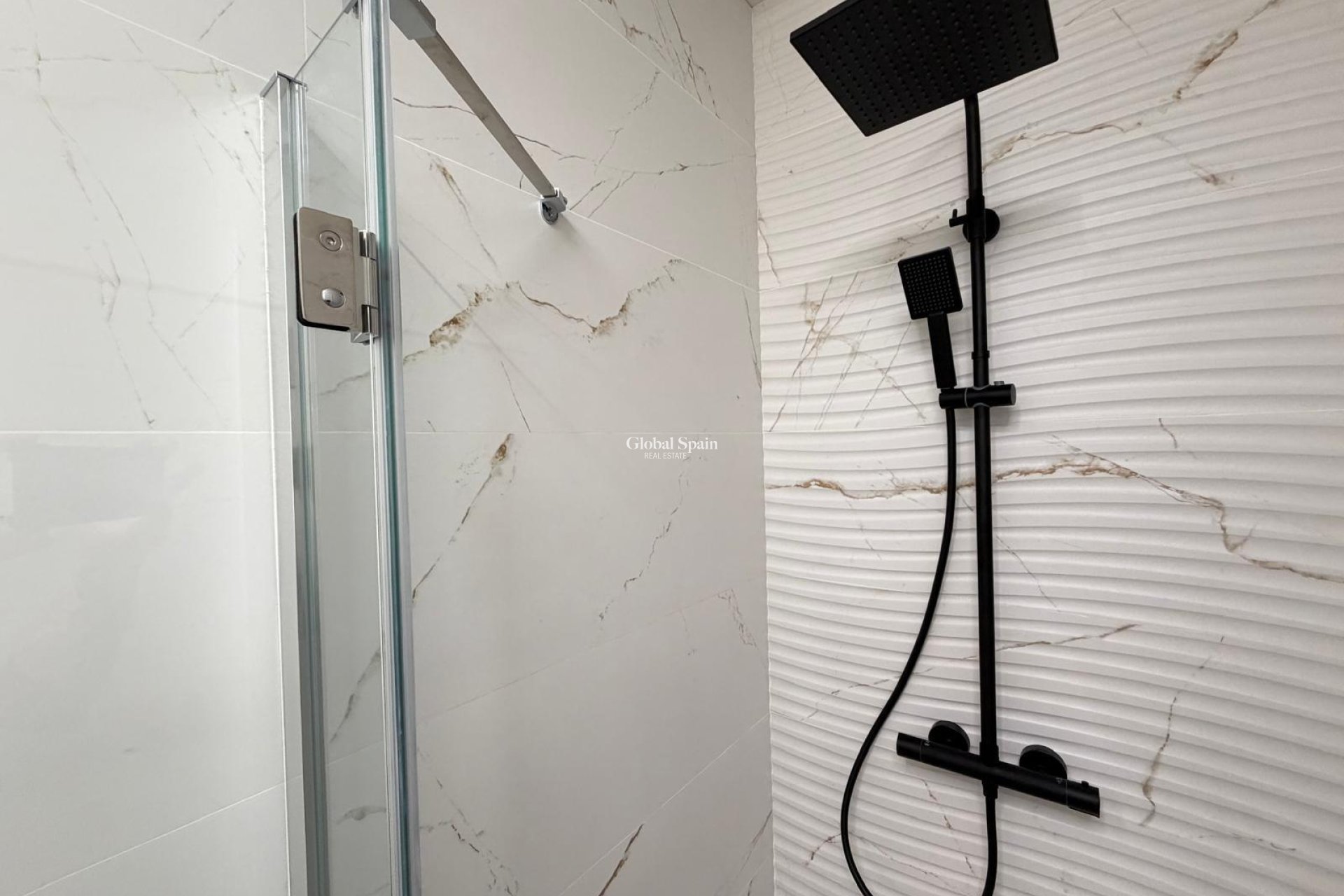 Resale - APARTMENT -
TORREVIEJA - Torrevieja
