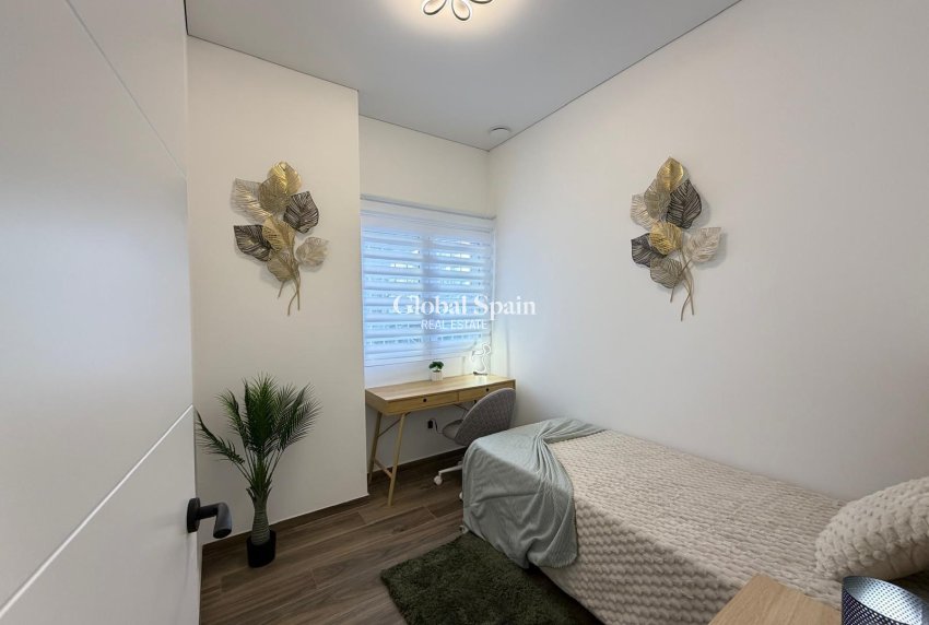 Resale - APARTMENT -
TORREVIEJA - Torrevieja