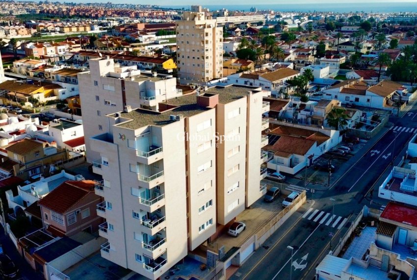 Resale - APARTMENT -
TORREVIEJA - Torrevieja