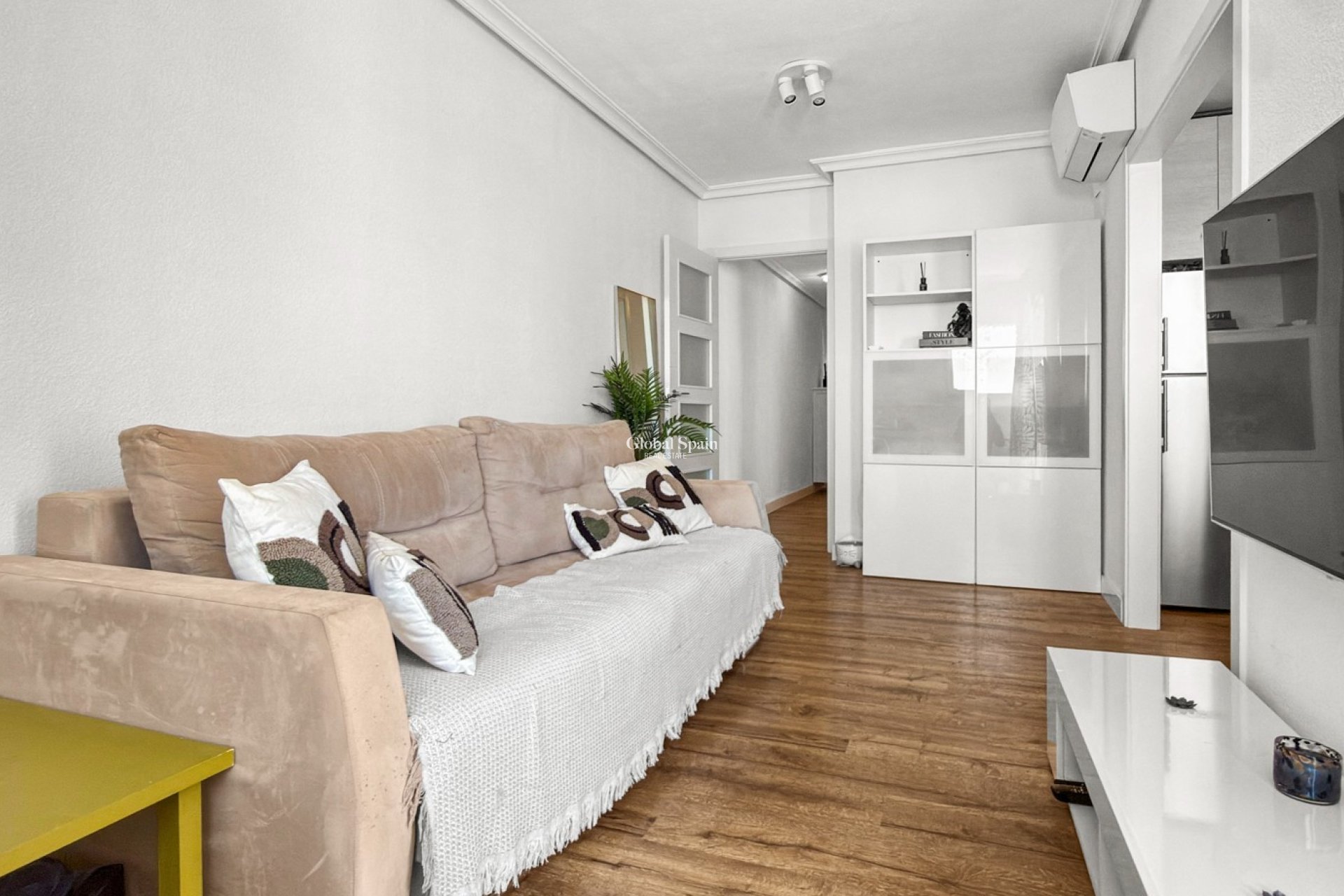 Resale - APARTMENT -
TORREVIEJA - Torrevieja