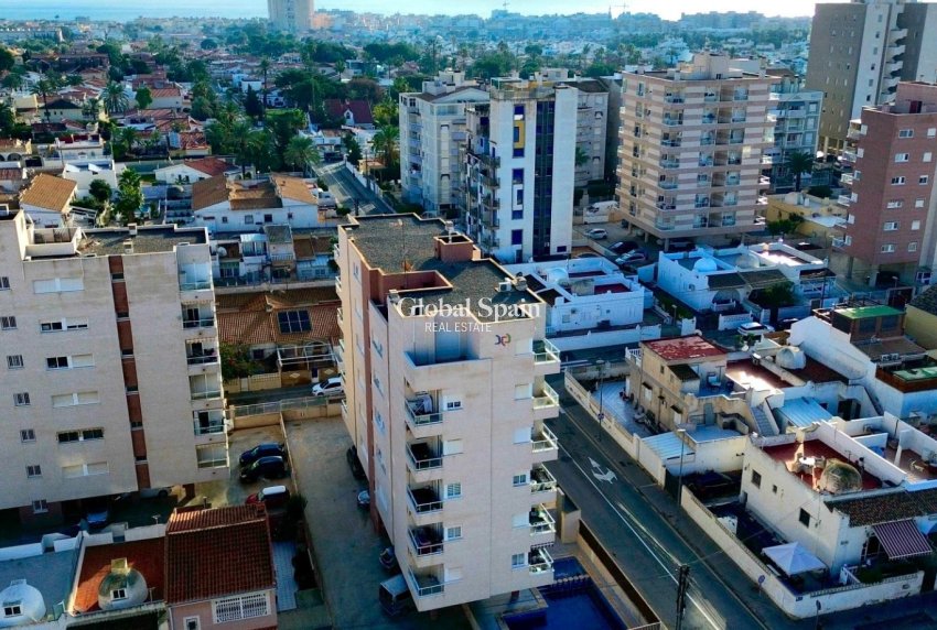 Resale - APARTMENT -
TORREVIEJA - Torrevieja