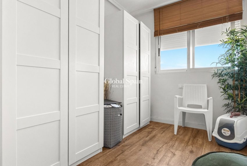 Resale - APARTMENT -
TORREVIEJA - Torrevieja