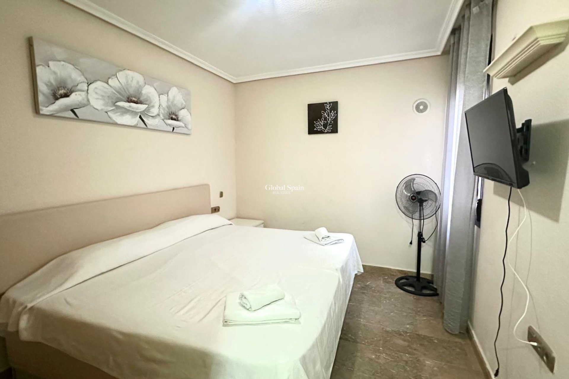 Resale - APARTMENT -
TORREVIEJA - Torrevieja
