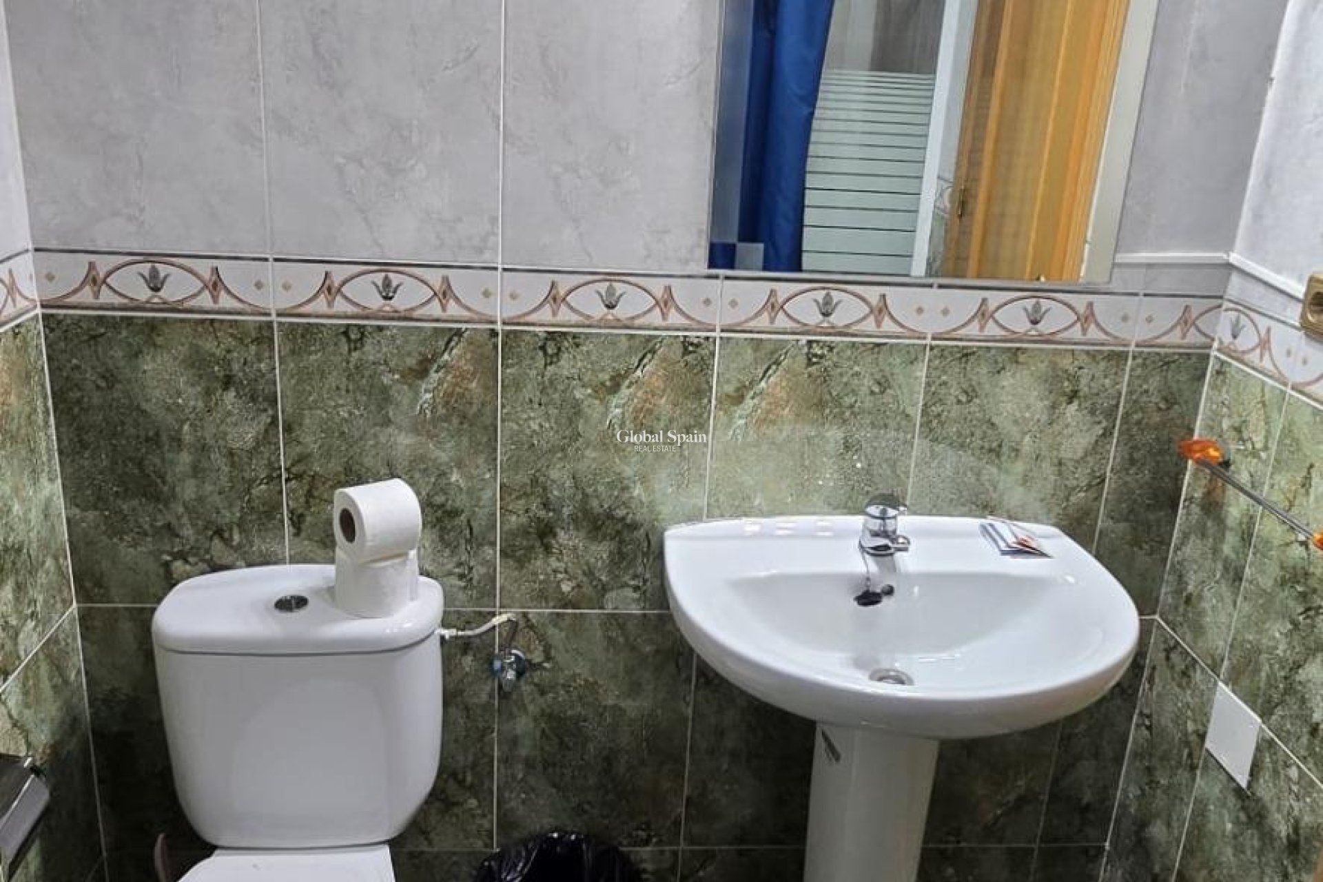 Resale - APARTMENT -
TORREVIEJA - Torrevieja
