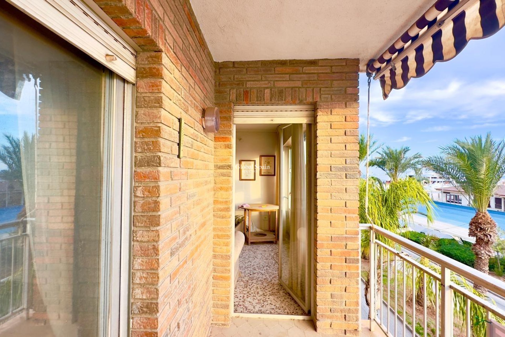 Resale - APARTMENT -
TORREVIEJA - Torrevieja