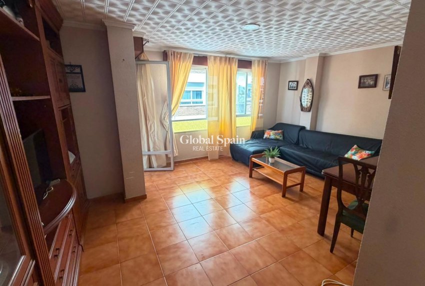 Resale - APARTMENT -
TORREVIEJA - Torrevieja