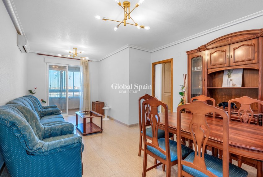 Resale - APARTMENT -
TORREVIEJA - Torrevieja