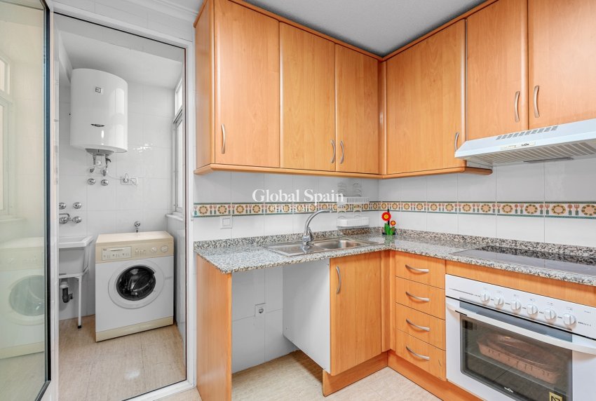 Resale - APARTMENT -
TORREVIEJA - Torrevieja