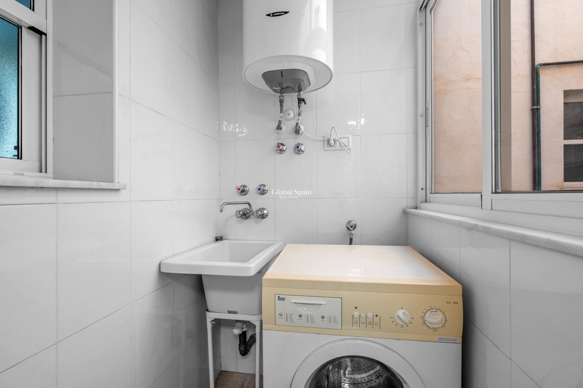 Resale - APARTMENT -
TORREVIEJA - Torrevieja