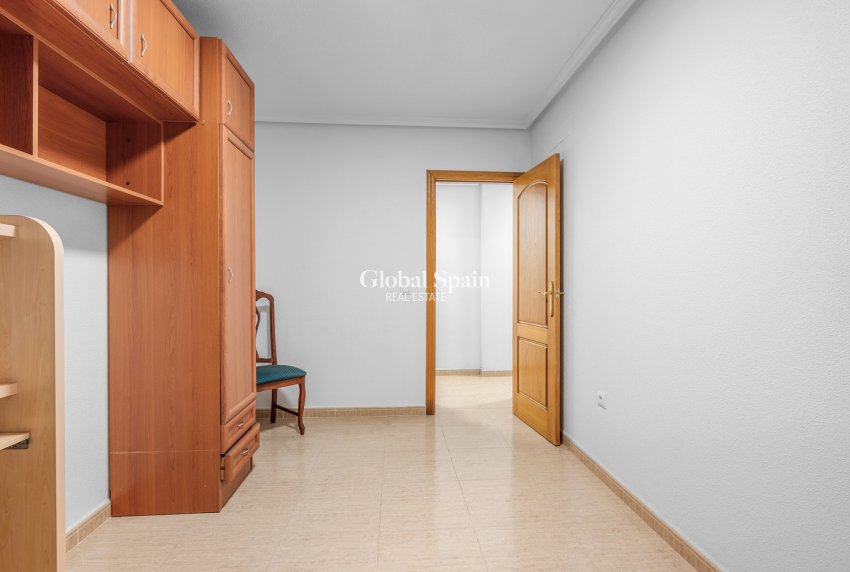 Resale - APARTMENT -
TORREVIEJA - Torrevieja