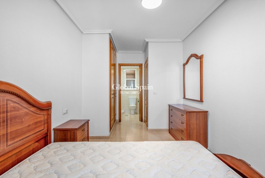 Resale - APARTMENT -
TORREVIEJA - Torrevieja