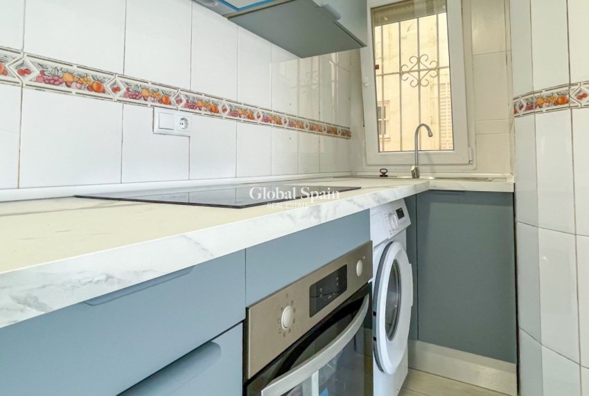 Resale - APARTMENT -
TORREVIEJA - Torrevieja