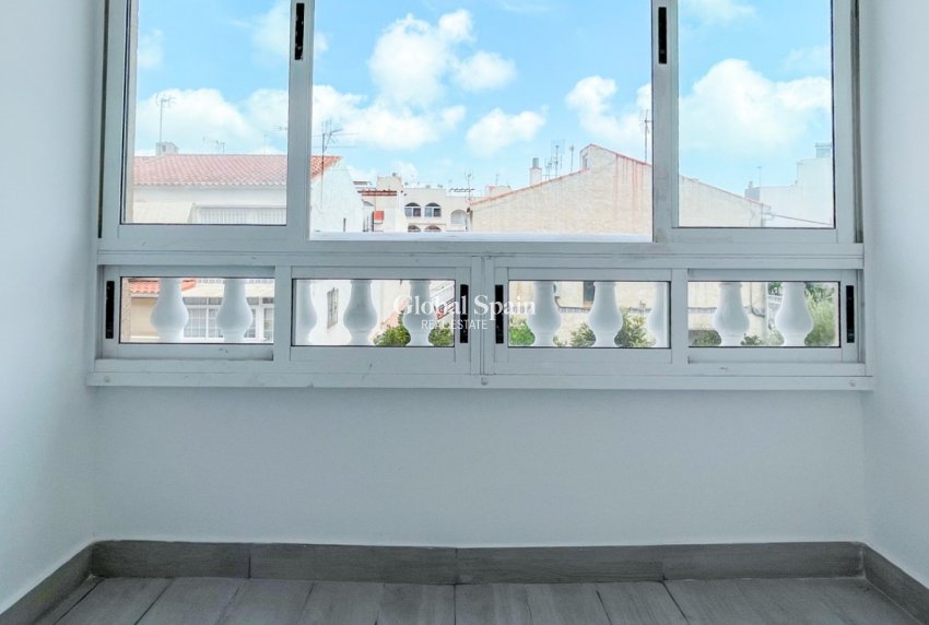 Resale - APARTMENT -
TORREVIEJA - Torrevieja