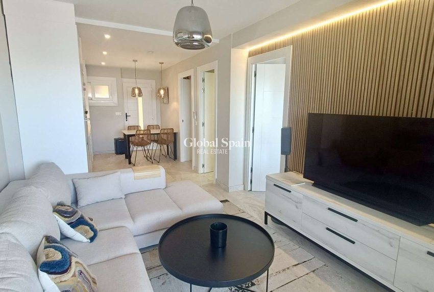 Resale - APARTMENT -
TORREVIEJA - Torrevieja