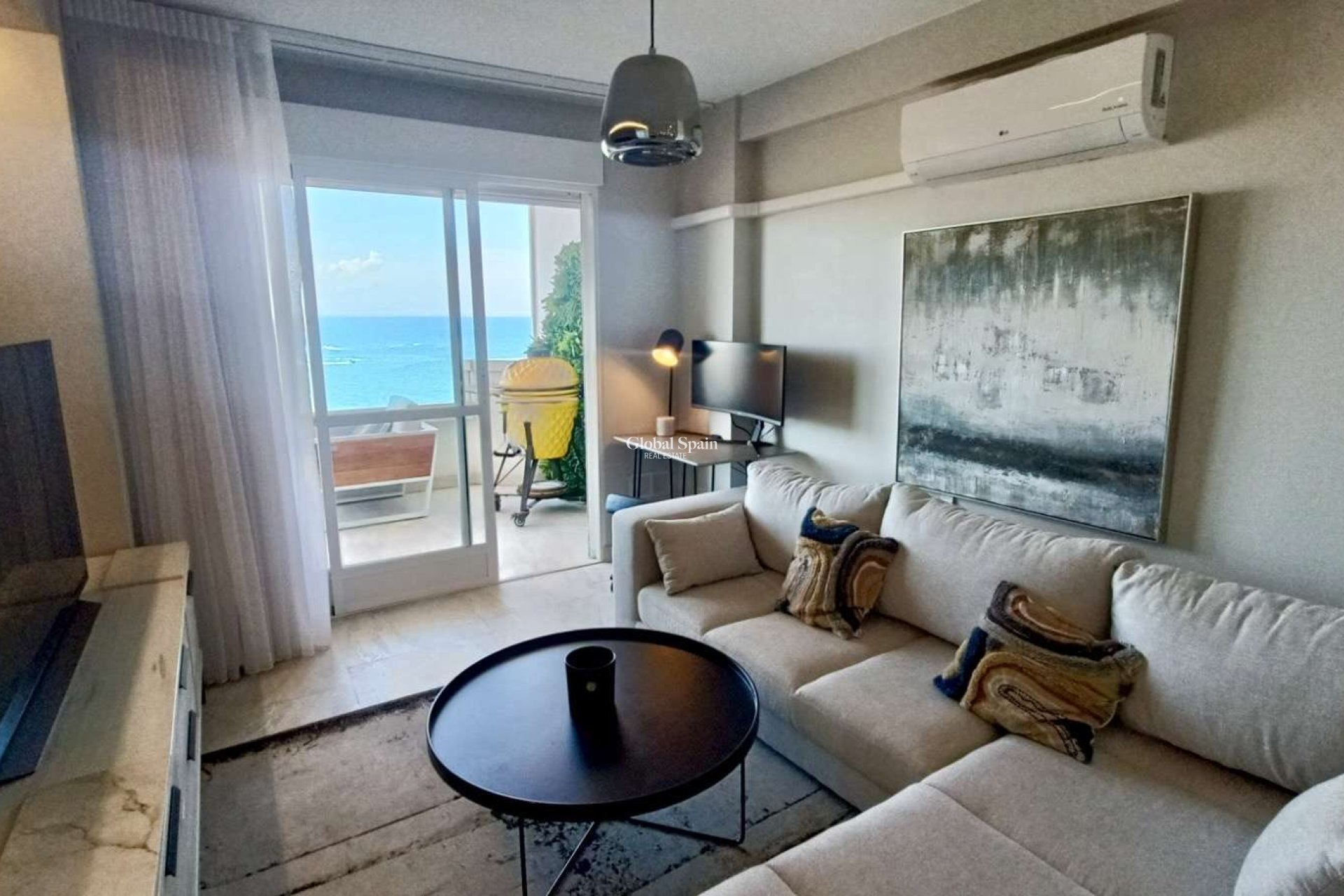 Resale - APARTMENT -
TORREVIEJA - Torrevieja