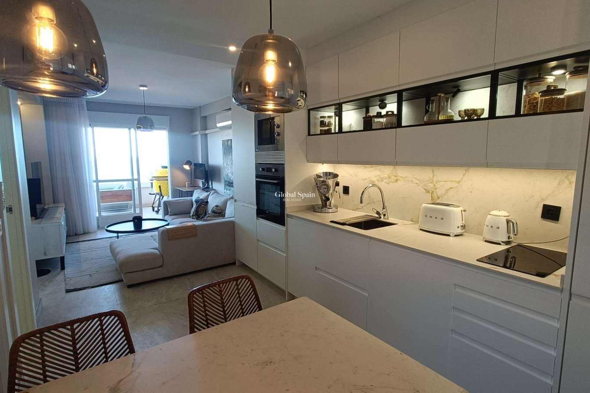 Resale - APARTMENT -
TORREVIEJA - Torrevieja