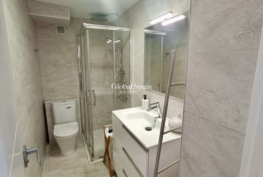 Resale - APARTMENT -
TORREVIEJA - Torrevieja
