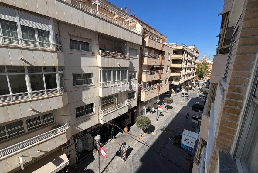 Resale - APARTMENT -
TORREVIEJA - Torrevieja