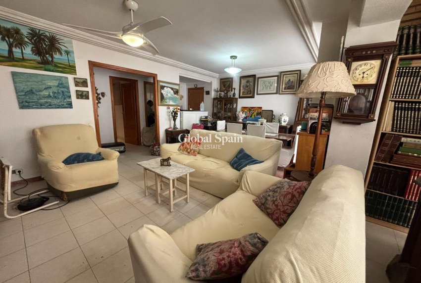 Resale - APARTMENT -
TORREVIEJA - Torrevieja