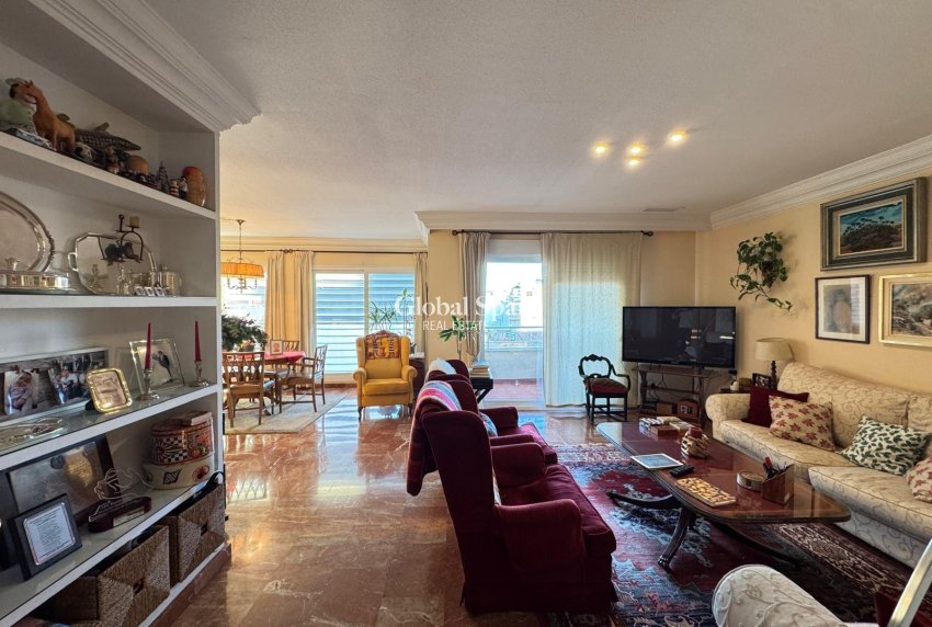 Resale - APARTMENT -
TORREVIEJA - Torrevieja