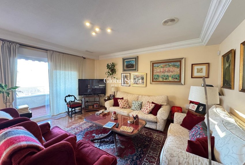 Resale - APARTMENT -
TORREVIEJA - Torrevieja