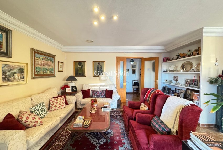 Resale - APARTMENT -
TORREVIEJA - Torrevieja