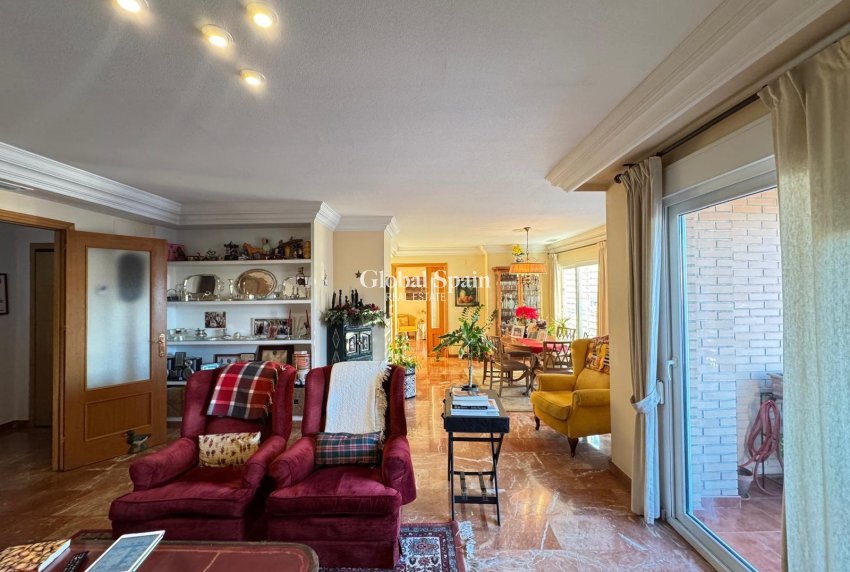 Resale - APARTMENT -
TORREVIEJA - Torrevieja