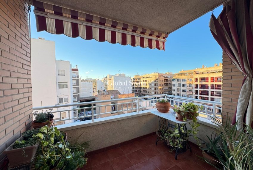 Resale - APARTMENT -
TORREVIEJA - Torrevieja
