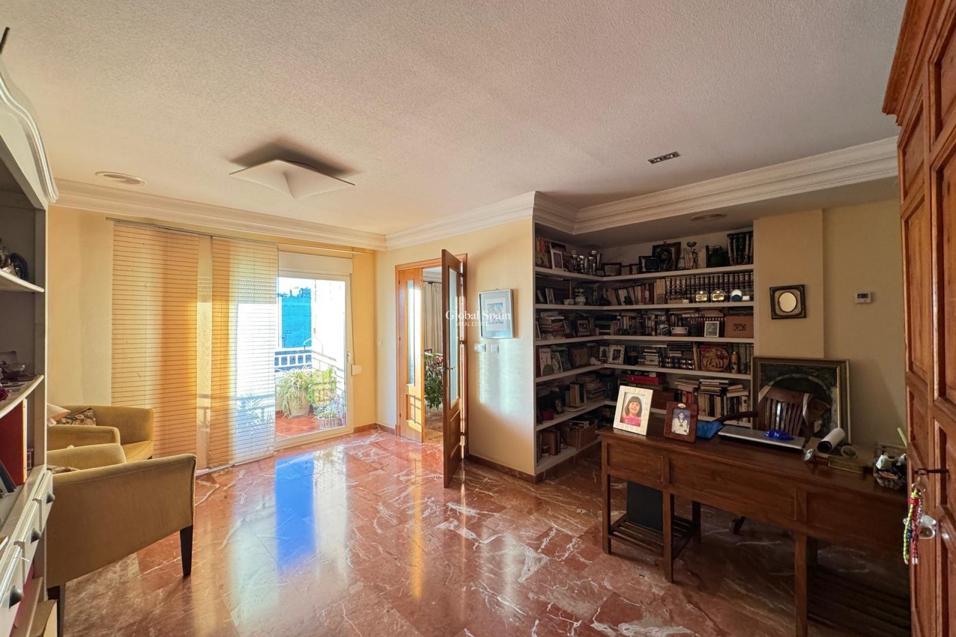 Resale - APARTMENT -
TORREVIEJA - Torrevieja