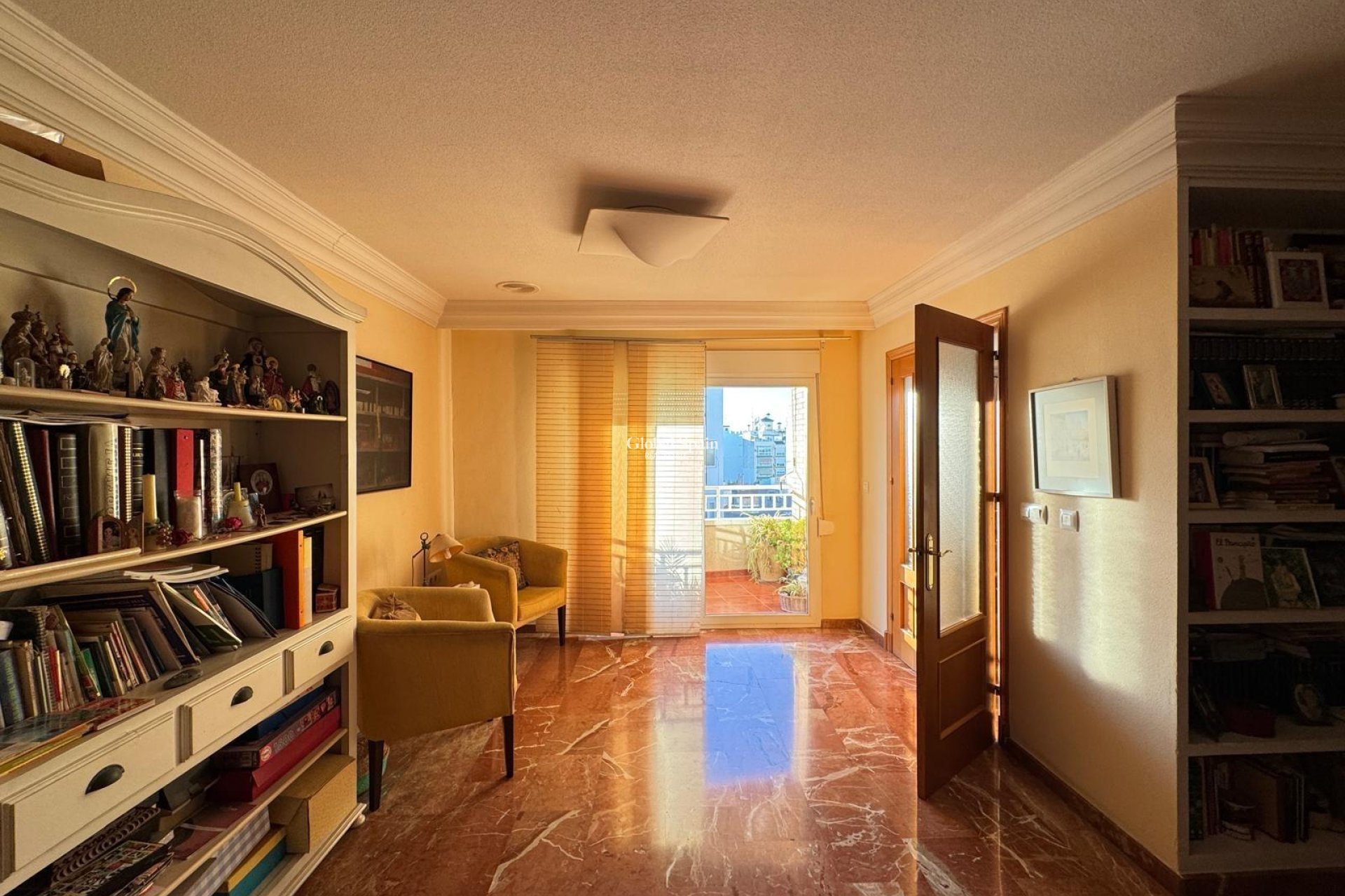 Resale - APARTMENT -
TORREVIEJA - Torrevieja