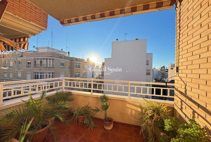 Resale - APARTMENT -
TORREVIEJA - Torrevieja