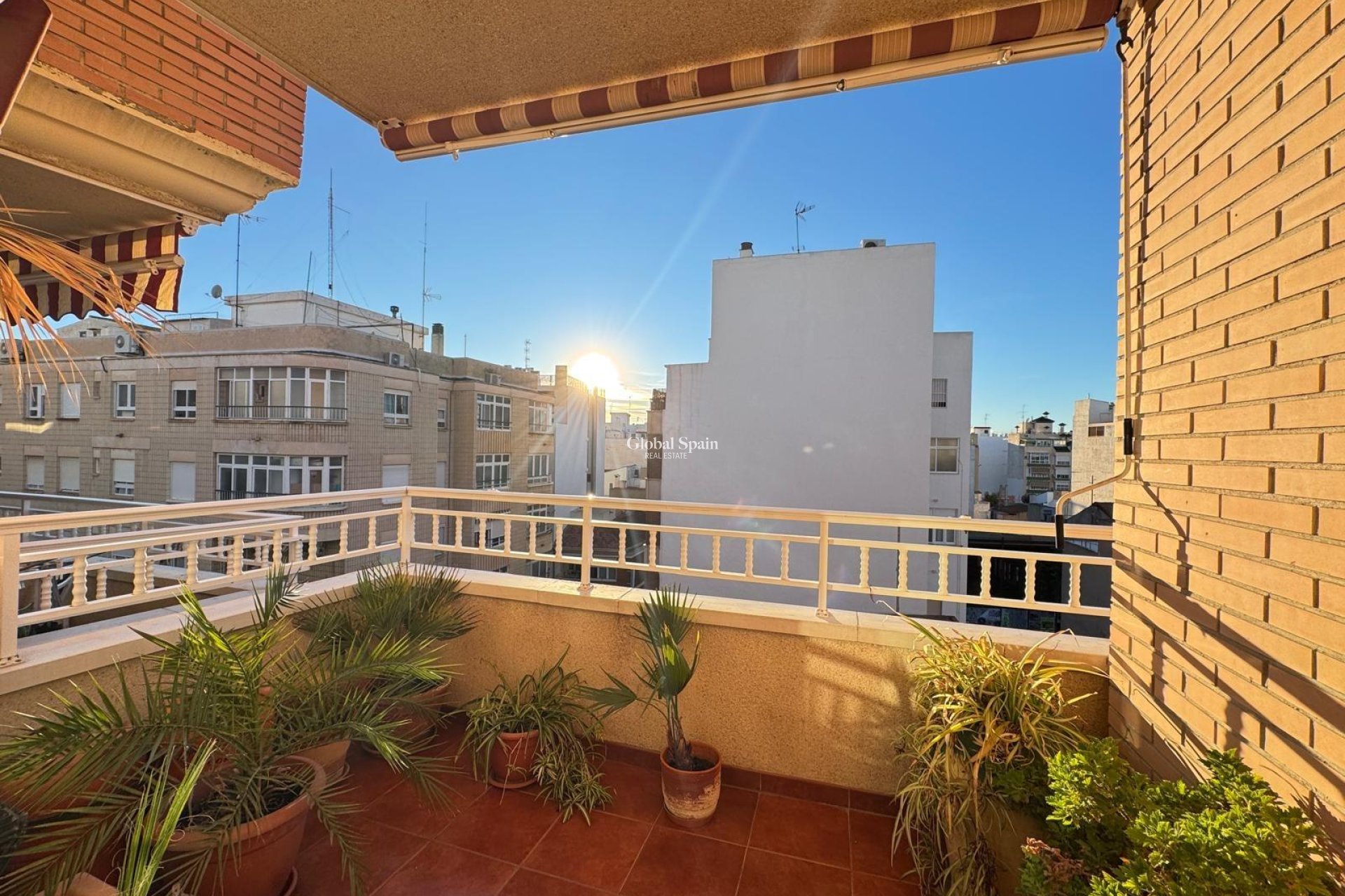 Resale - APARTMENT -
TORREVIEJA - Torrevieja
