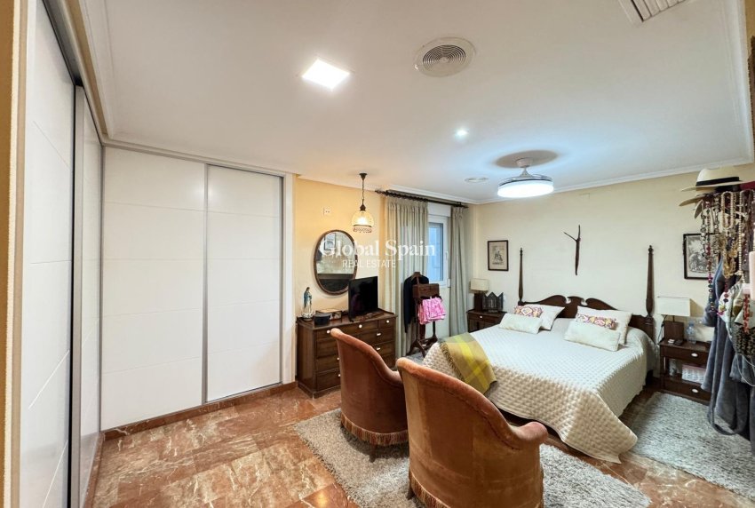Resale - APARTMENT -
TORREVIEJA - Torrevieja