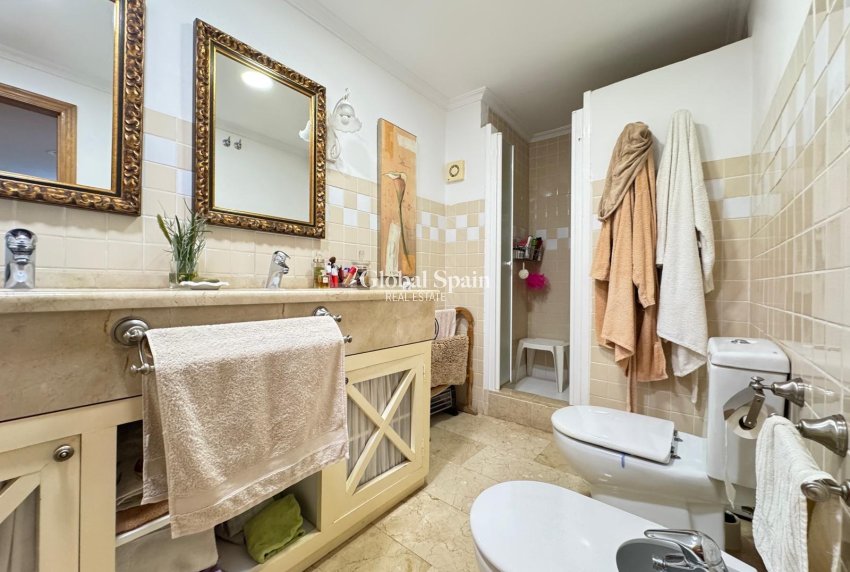 Resale - APARTMENT -
TORREVIEJA - Torrevieja