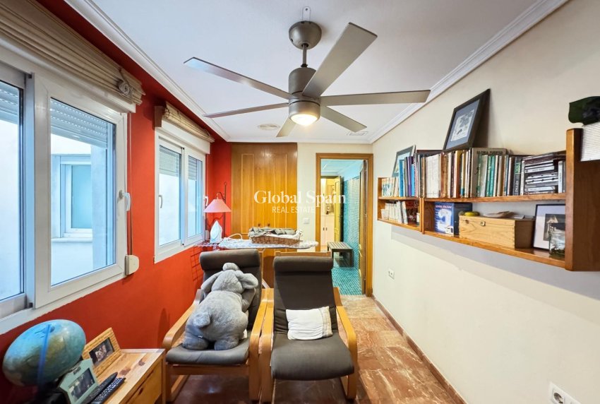 Resale - APARTMENT -
TORREVIEJA - Torrevieja
