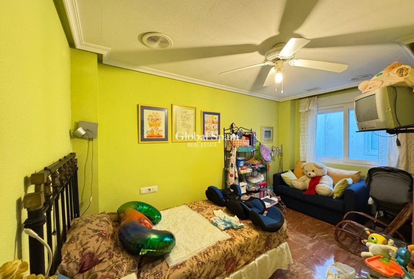 Resale - APARTMENT -
TORREVIEJA - Torrevieja