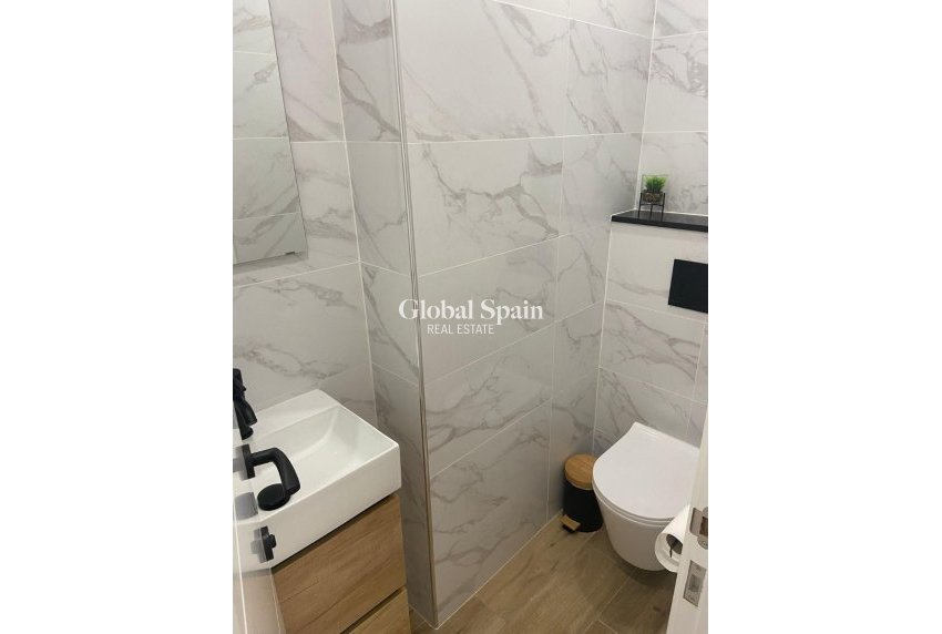 Resale - APARTMENT -
TORREVIEJA - Torrevieja