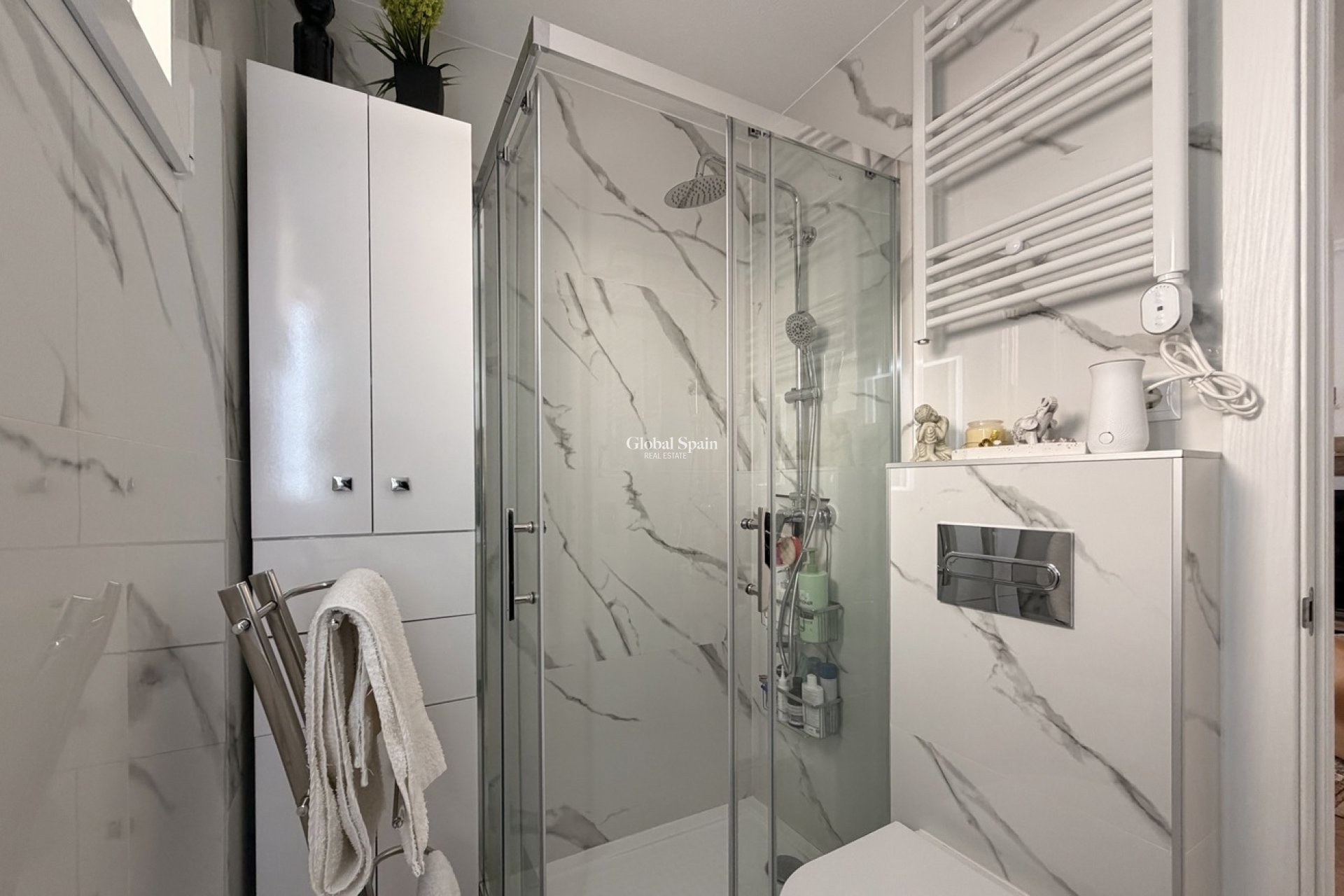 Resale - APARTMENT -
TORREVIEJA - Urb. Calas Blancas III