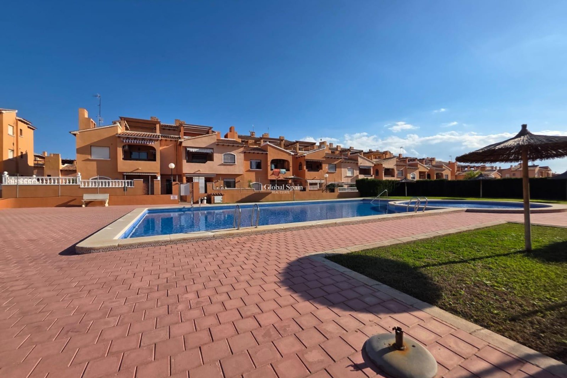 Resale - APARTMENT -
TORREVIEJA - Zona Los Frutales