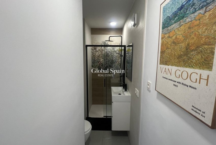 Resale - APARTMENT -
TORREVIEJA - Zona Los Frutales