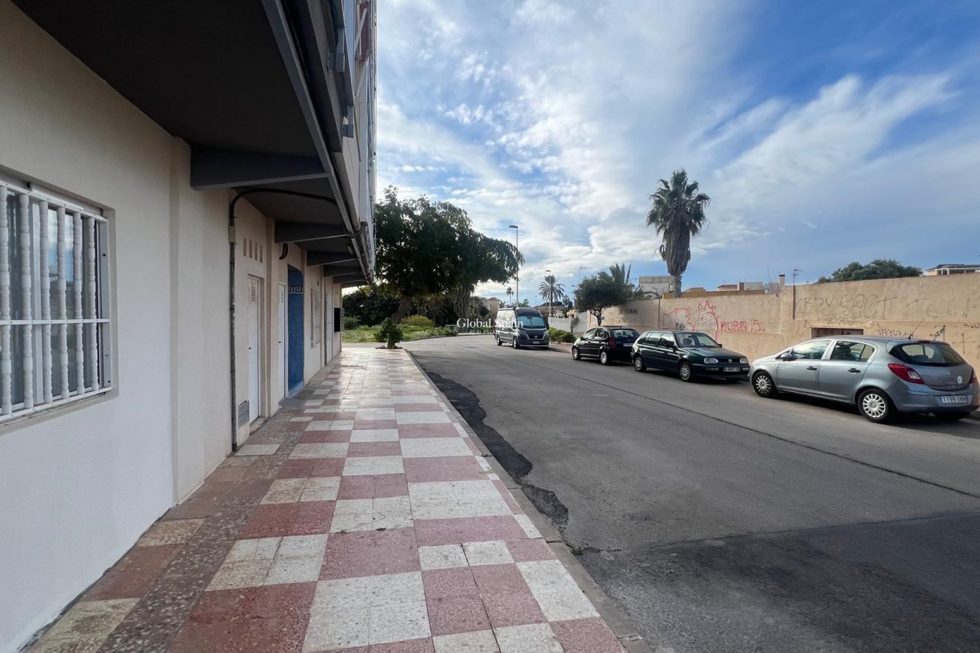 Resale - APARTMENT -
TORREVIEJA - Zona Los Frutales