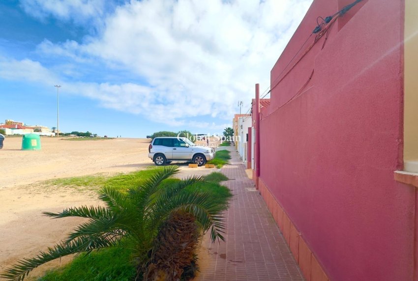 Resale - APARTMENT -
TORREVIEJA - Zona Los Frutales