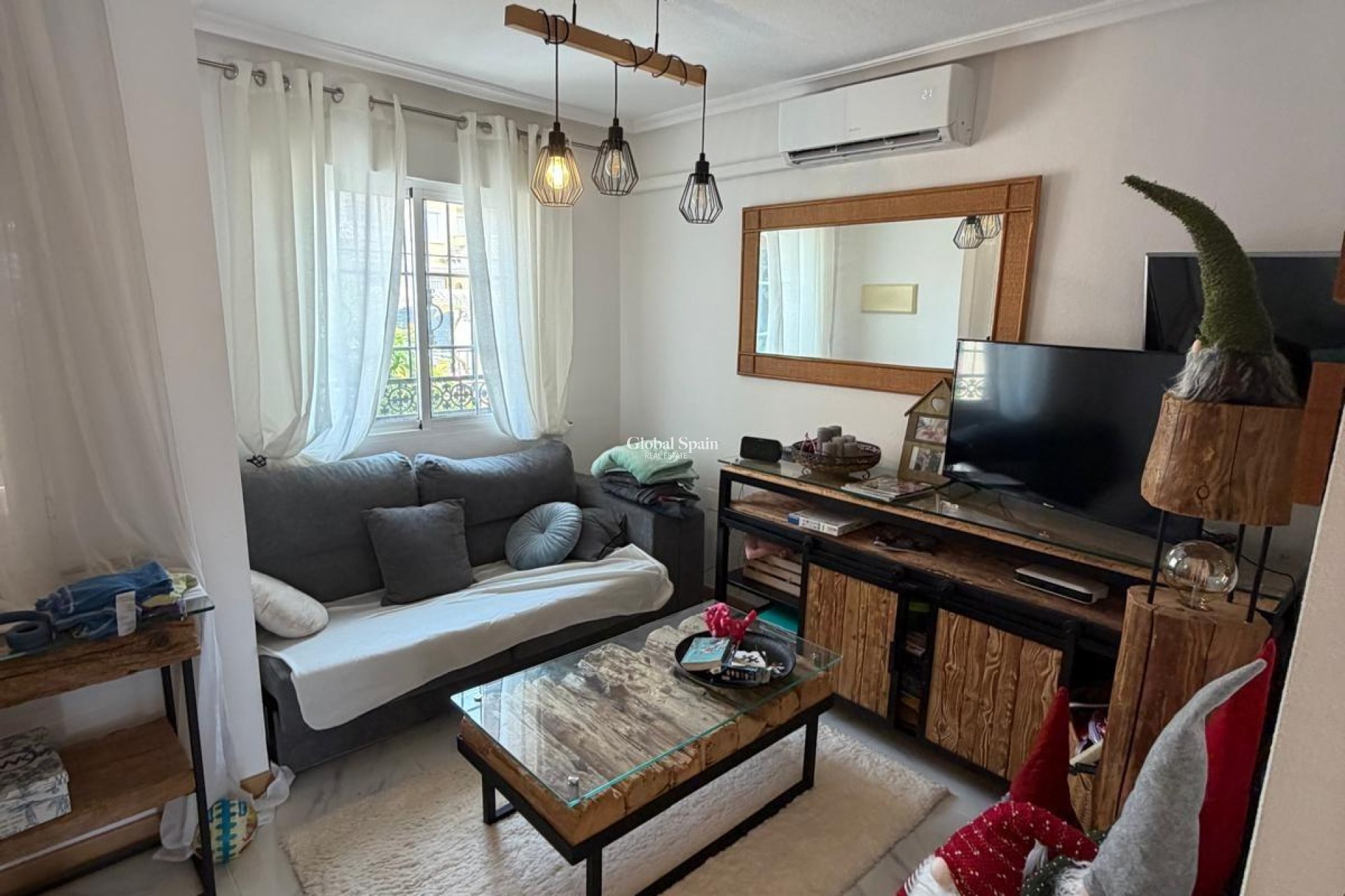 Resale - APARTMENT -
TORREVIEJA - Zona Los Frutales
