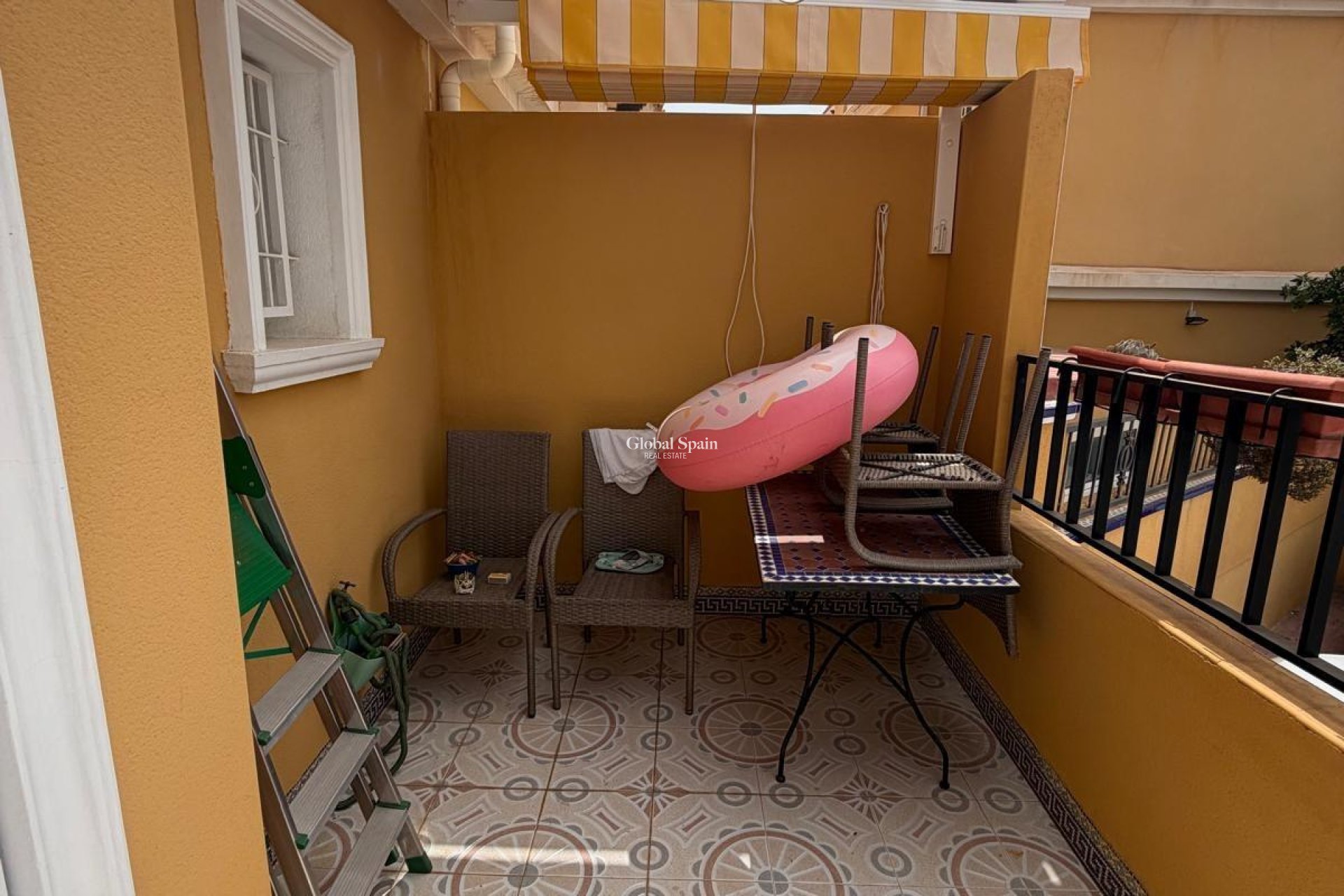 Resale - APARTMENT -
TORREVIEJA - Zona Los Frutales