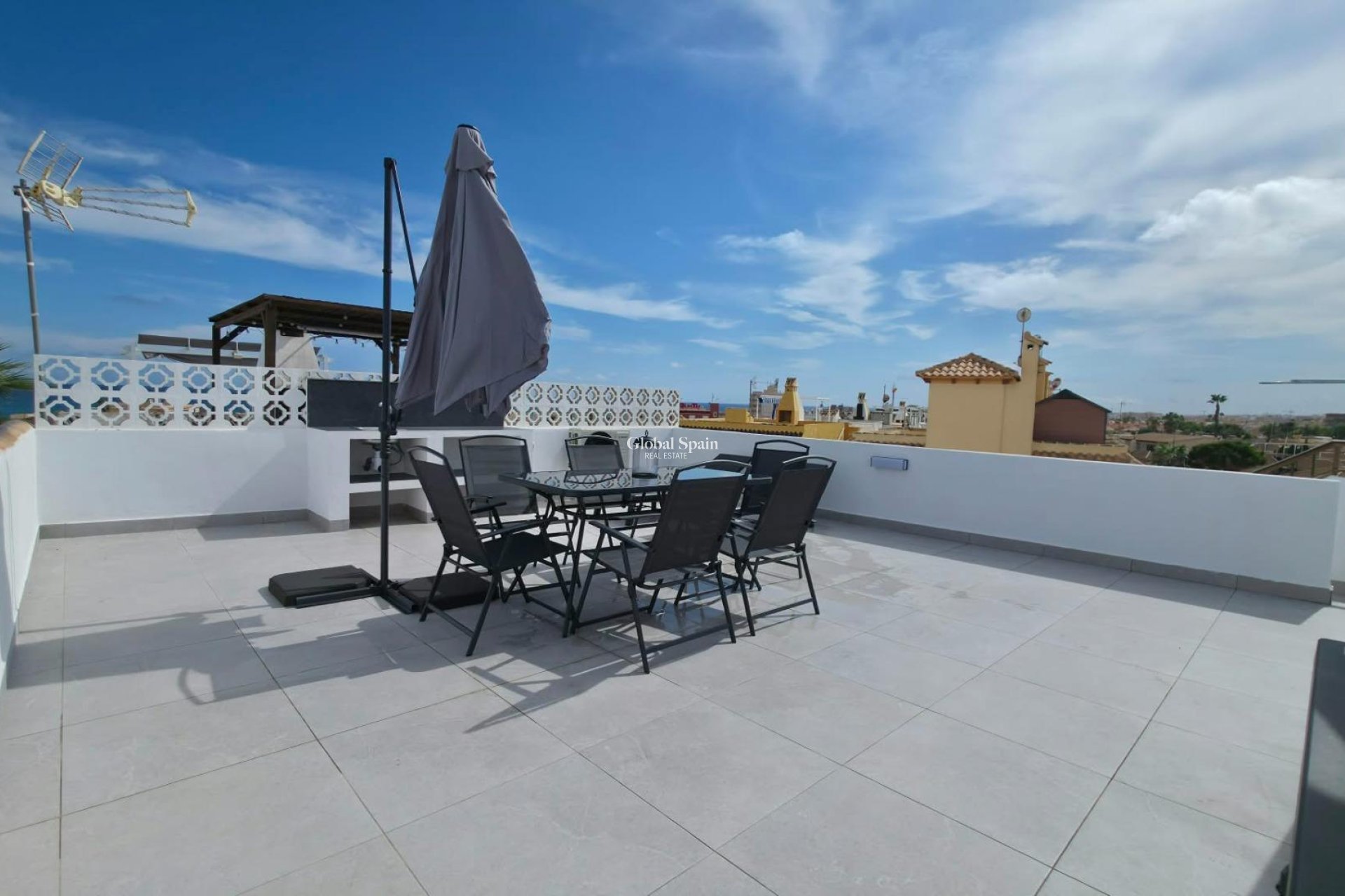 Resale - APARTMENT -
TORREVIEJA - Zona Los Frutales