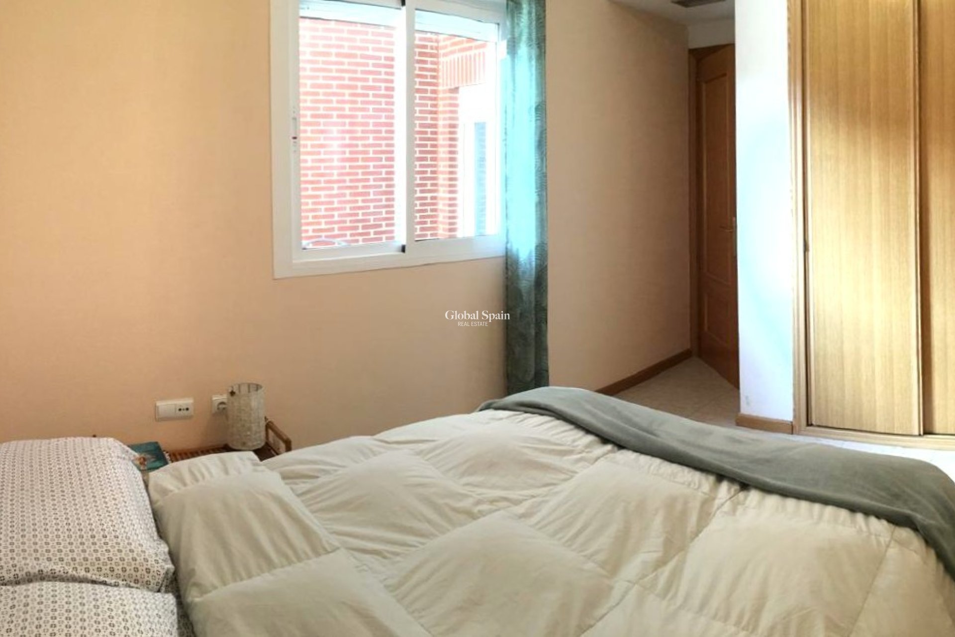 Resale - Apartment -
VILLAJOYOSA - Cala de Villajoyosa