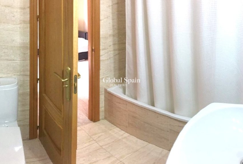 Resale - Apartment -
VILLAJOYOSA - Cala de Villajoyosa